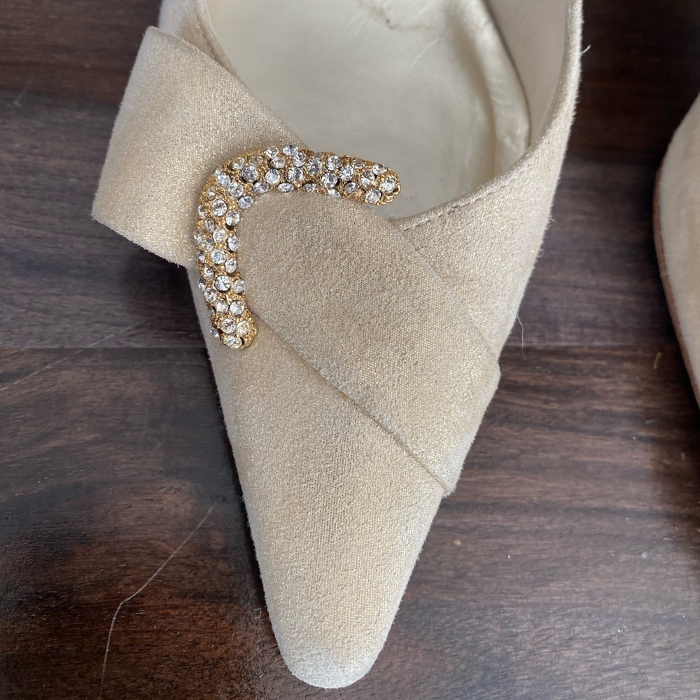 Stuart Weitzman tan and gold sling back pumps - Picture 3 of 10